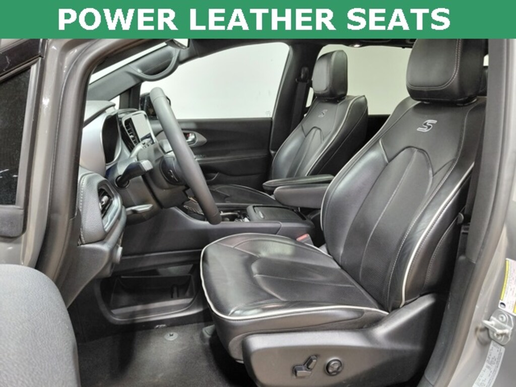 Used 2025 Chrysler Pacifica Limited Minivan/Van