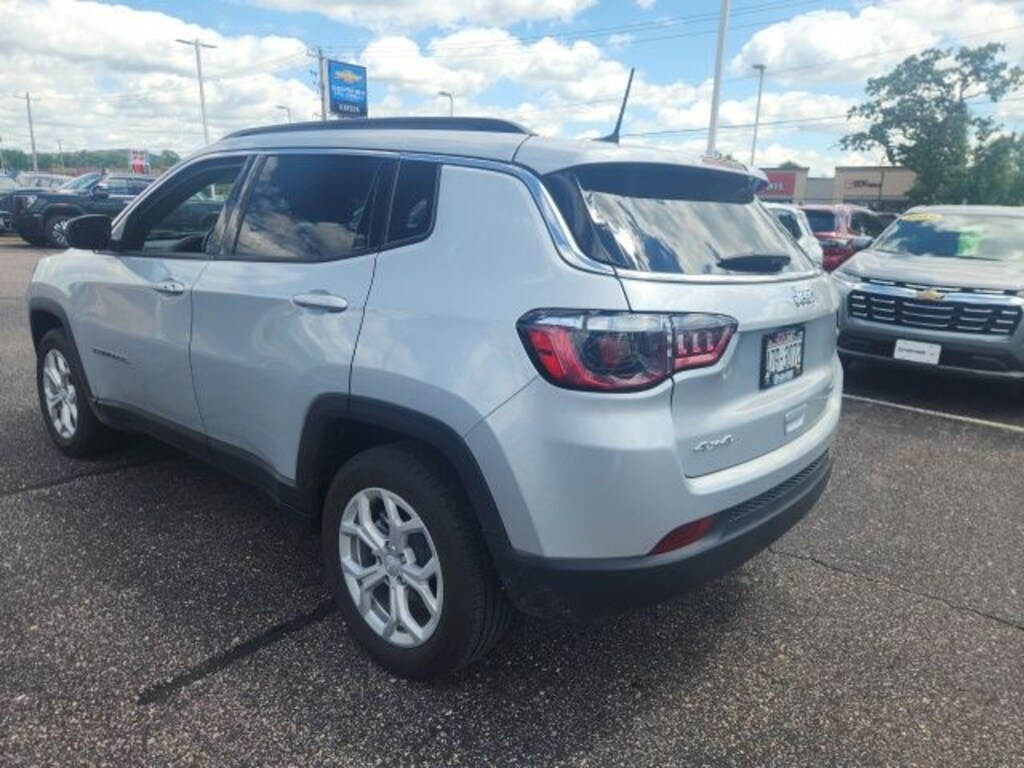 Used 2024 Jeep Compass Latitude SUV