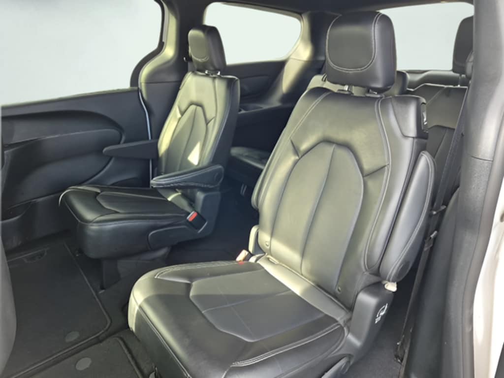 Used 2026 Chrysler Pacifica Select Minivan/Van