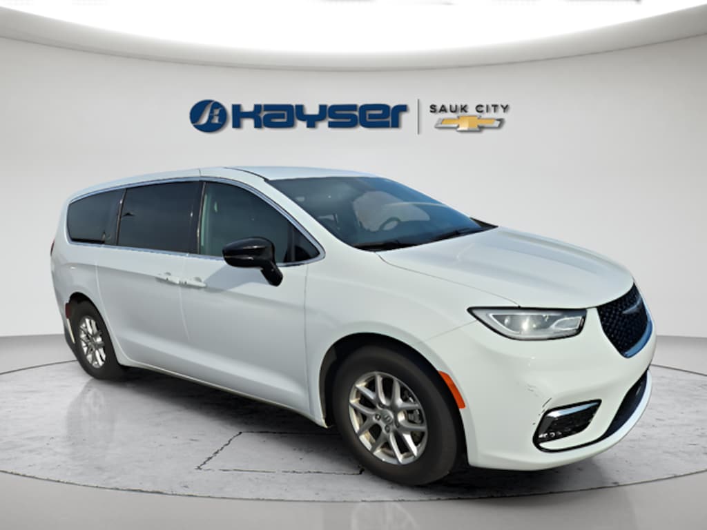 Used 2026 Chrysler Pacifica Select Minivan/Van