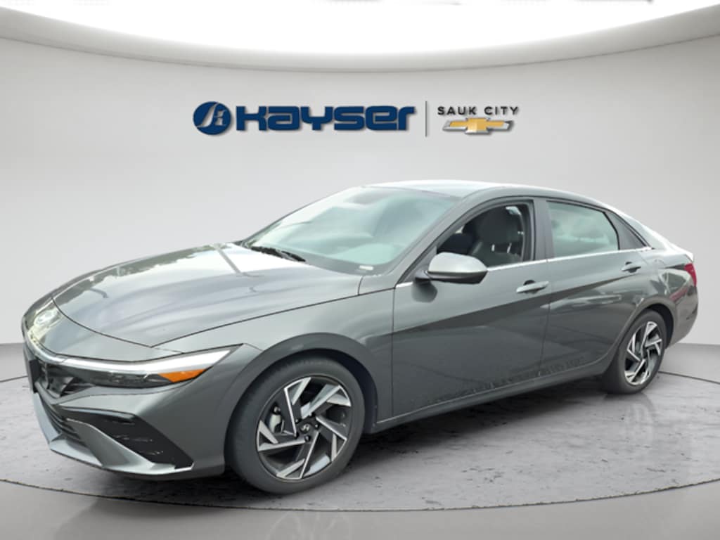 Used 2025 Hyundai Elantra SEL Convenience Sedan