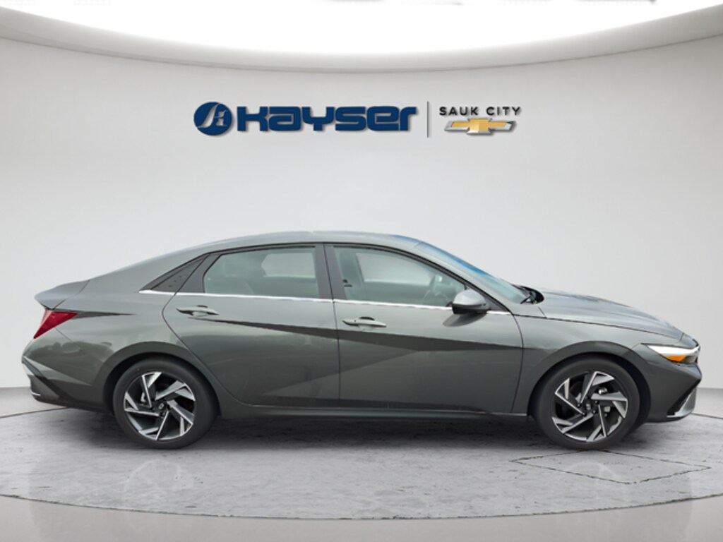 Used 2025 Hyundai Elantra SEL Convenience Sedan