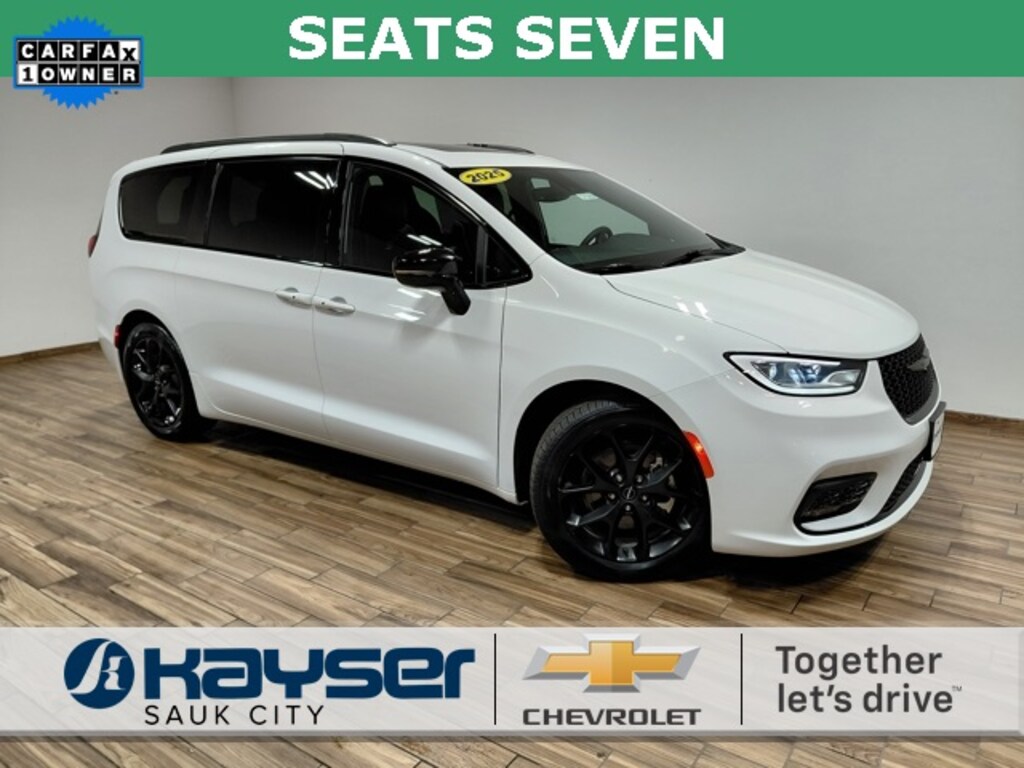 Used 2025 Chrysler Pacifica Limited Minivan/Van
