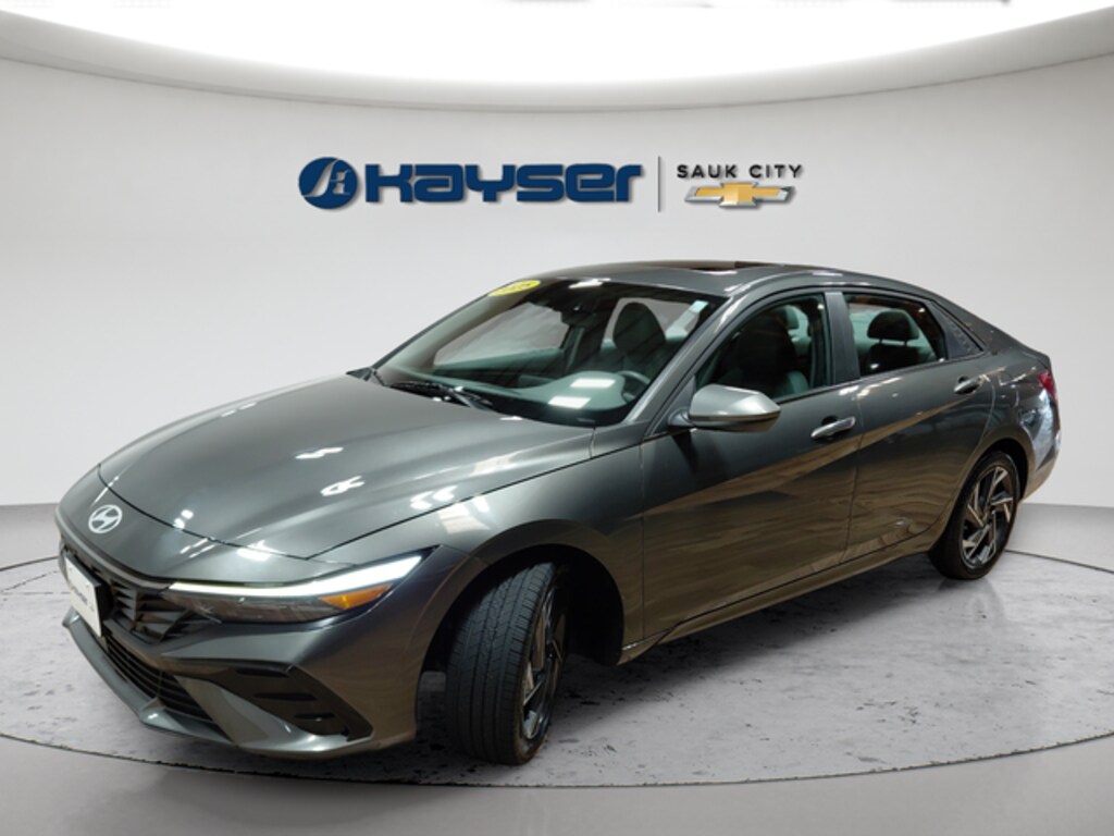 Used 2025 Hyundai Elantra SEL Convenience Sedan