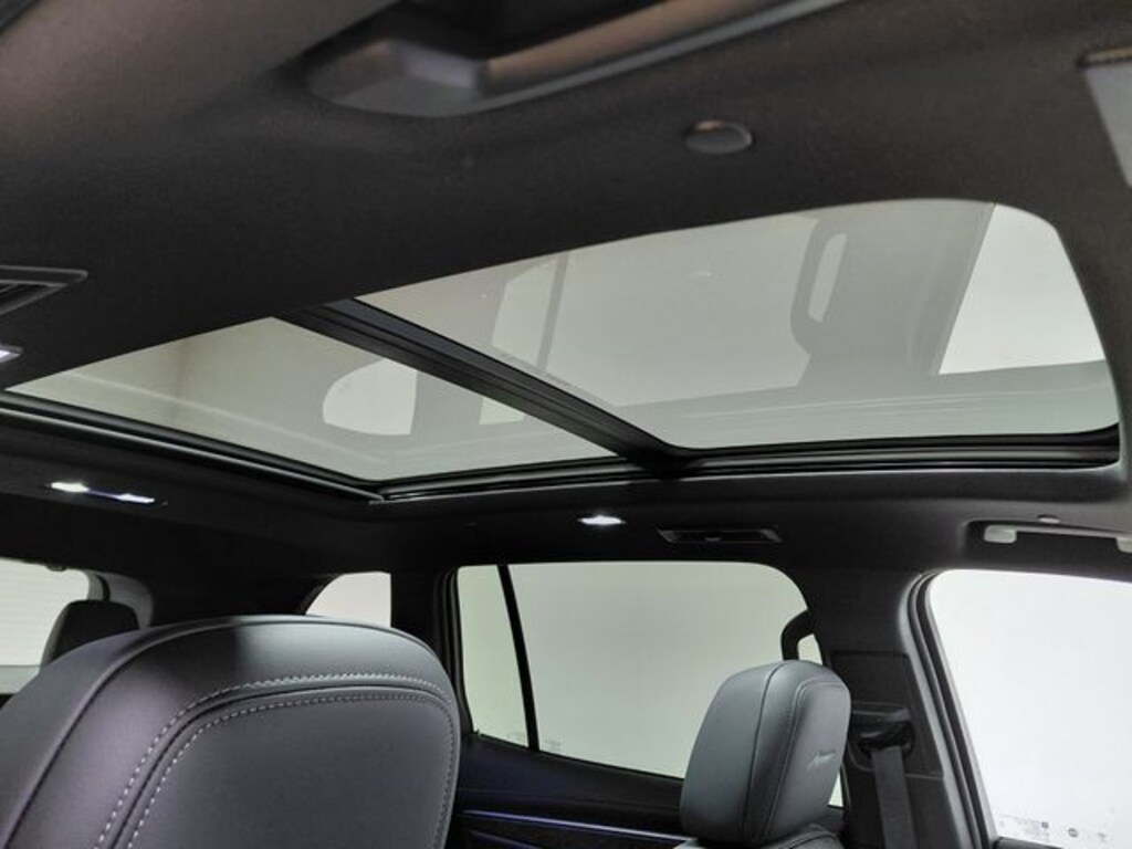 Used 2025 Buick Enclave Avenir SUV