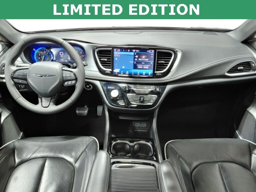 Used 2025 Chrysler Pacifica Limited Minivan/Van