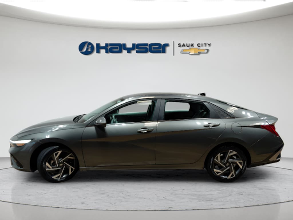 Used 2025 Hyundai Elantra SEL Convenience Sedan