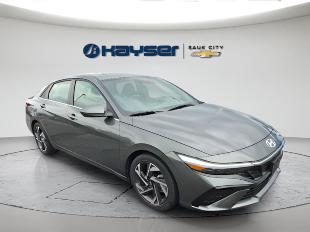 Used 2025 Hyundai Elantra SEL Convenience Sedan