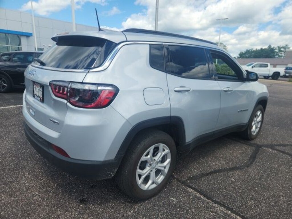 Used 2024 Jeep Compass Latitude SUV