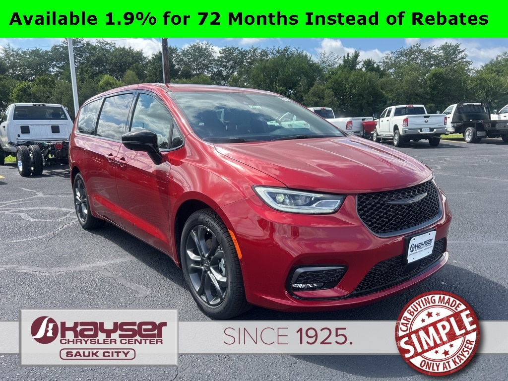 2026 Chrysler Pacifica Select's photo