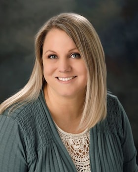 Staff member Suzanne Heiser from 0571e13d3470