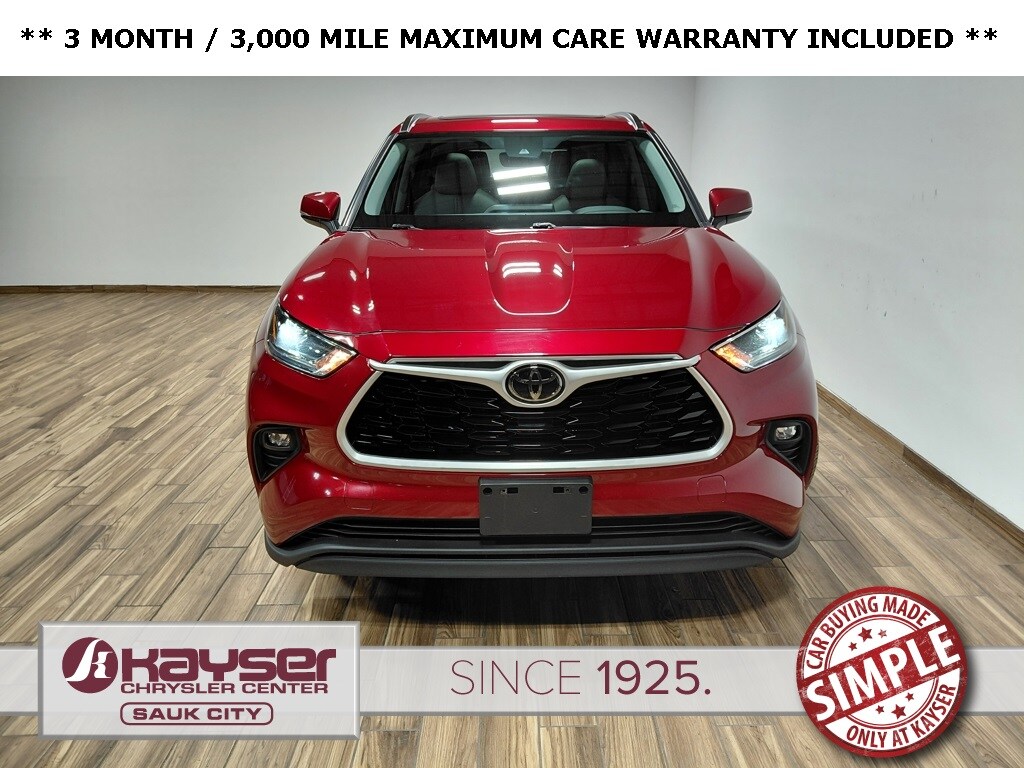 2021 Toyota Highlander XLE photo 2