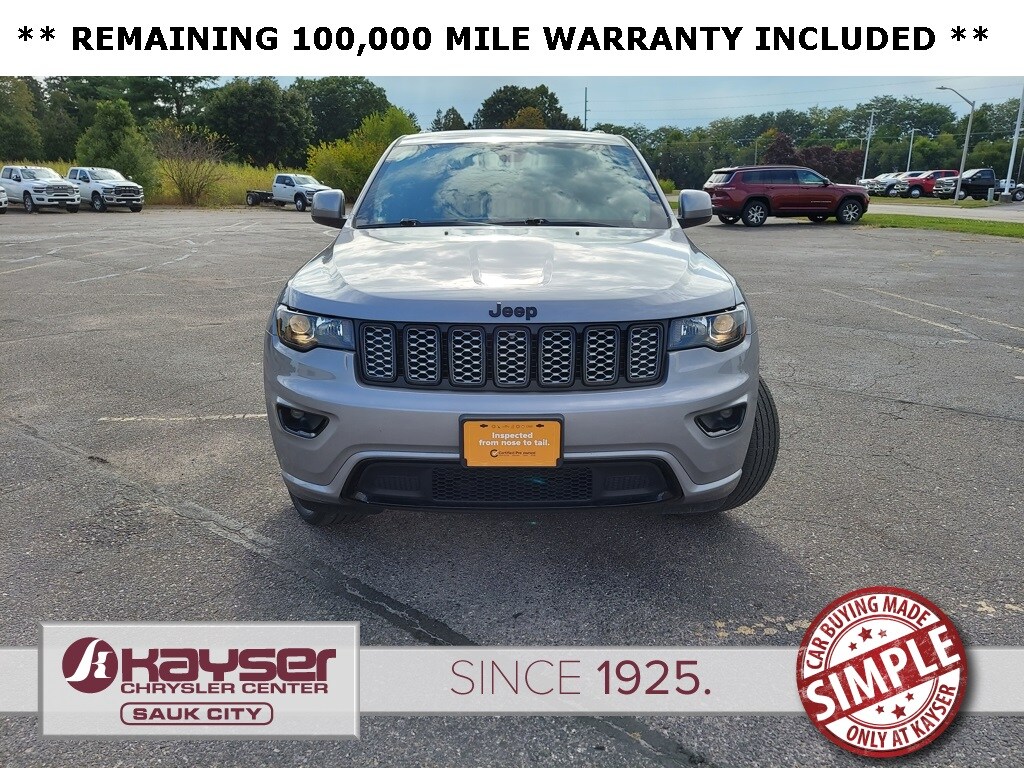 2020 Jeep Grand Cherokee Laredo photo 2