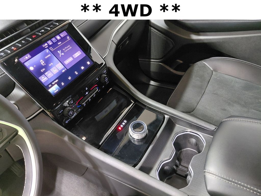 Used 2025 Jeep Grand Cherokee Laredo SUV