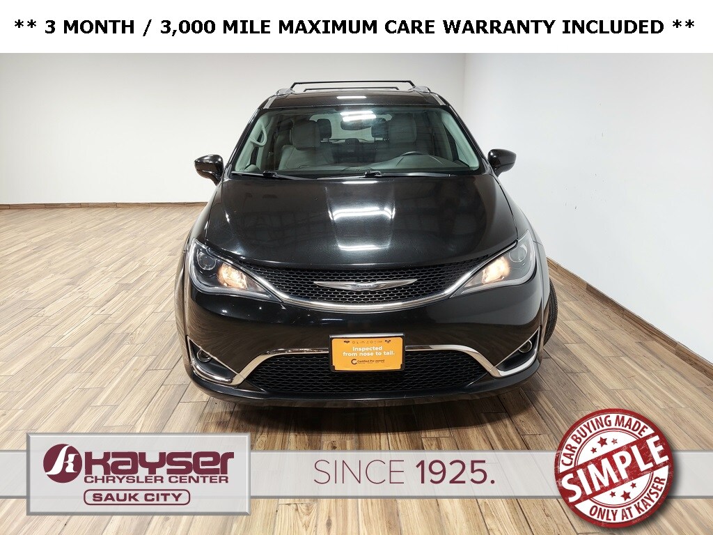 2018 Chrysler Pacifica Touring L photo 2