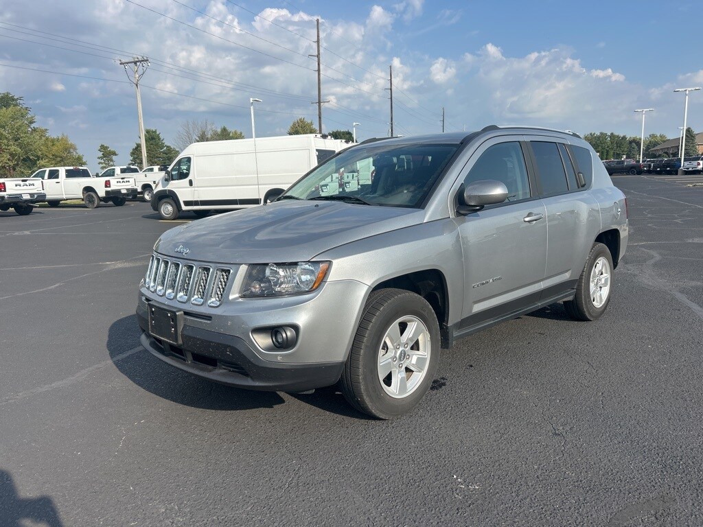 2015 Jeep Compass Latitude photo 2