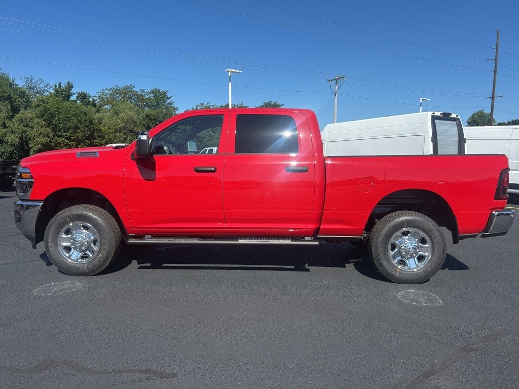 2026 Ram 2500 Tradesman photo 4
