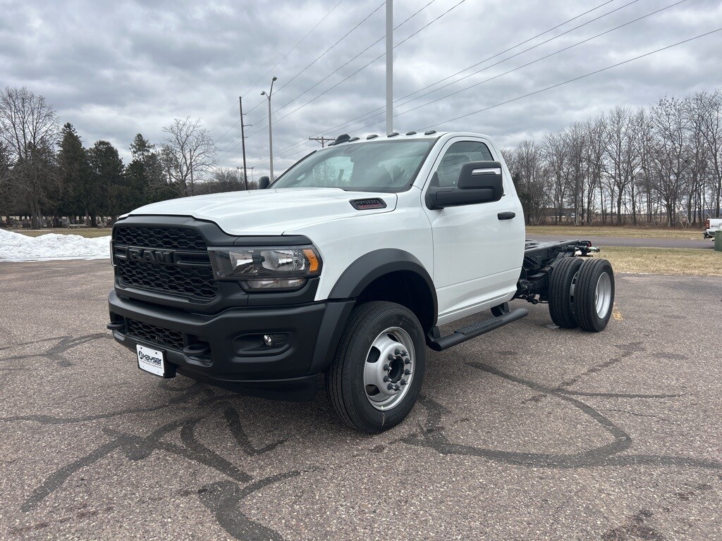2024 Ram 4500 Tradesman photo 3