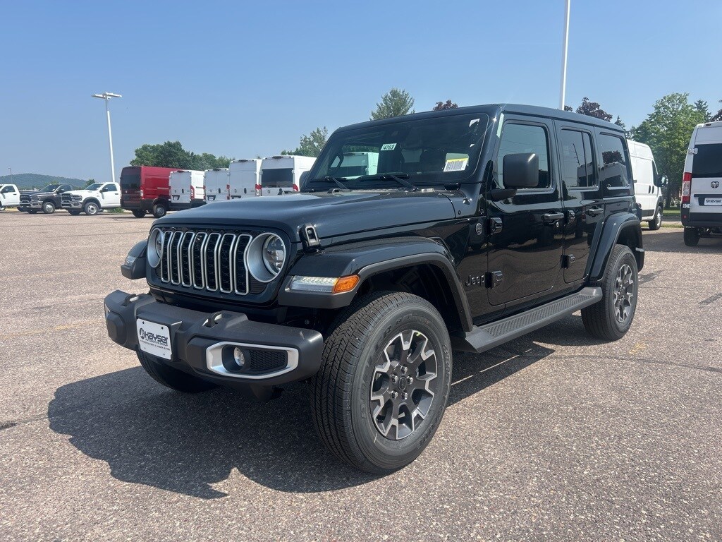 2025 Jeep Wrangler Unlimited Sahara photo 3