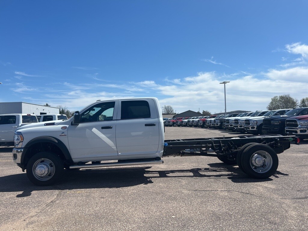 2024 Ram 5500 Tradesman photo 4