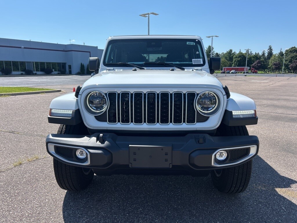 2025 Jeep Wrangler Unlimited Sahara photo 2