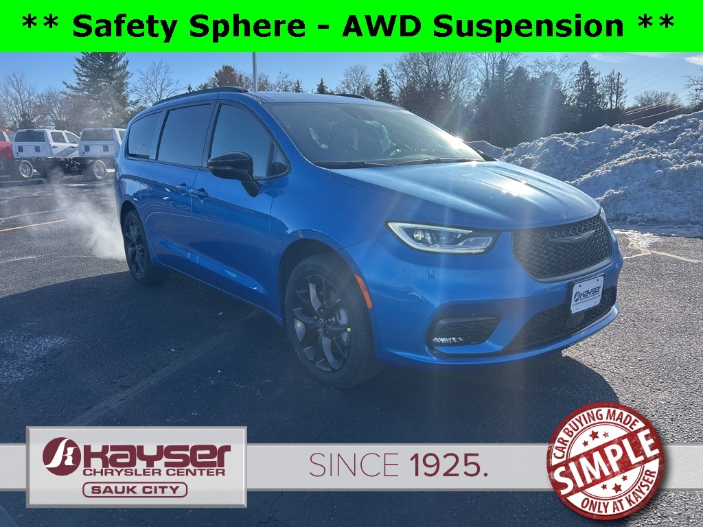 2026 Chrysler Pacifica Select's photo