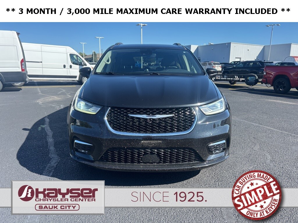 2021 Chrysler Pacifica Touring L photo 2