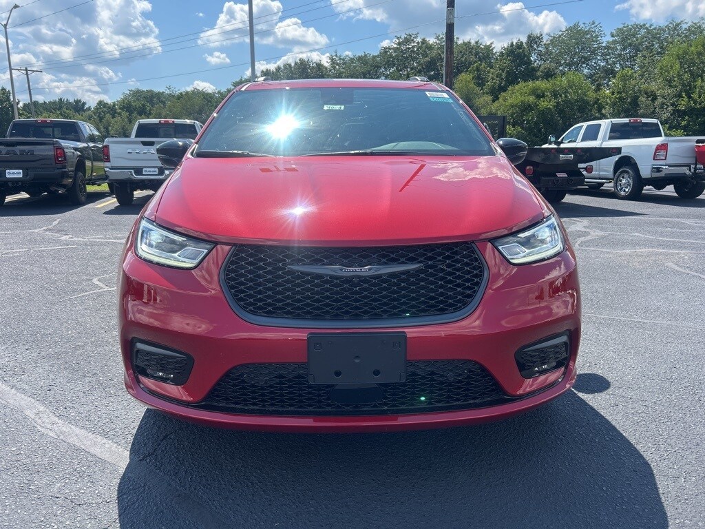 2026 Chrysler Pacifica Limited photo 2
