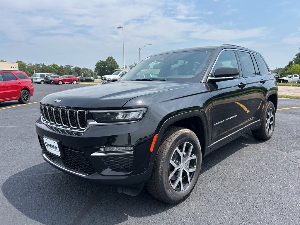 2025 Jeep Grand Cherokee Limited photo 3