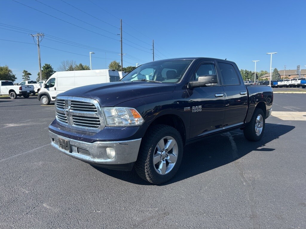 2014 Ram 1500 SLT photo 3