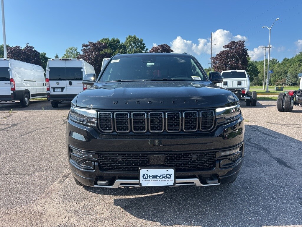 2025 Jeep Wagoneer Overland photo 2