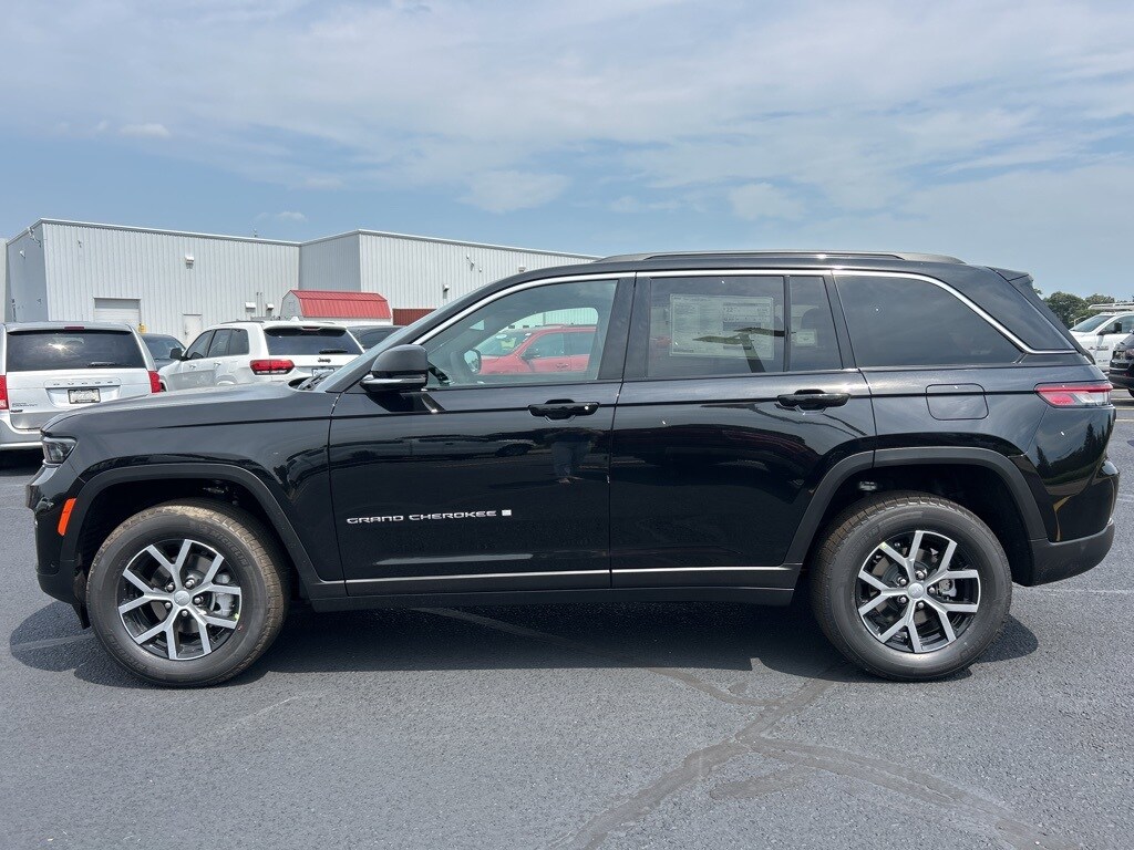 2025 Jeep Grand Cherokee Limited photo 4