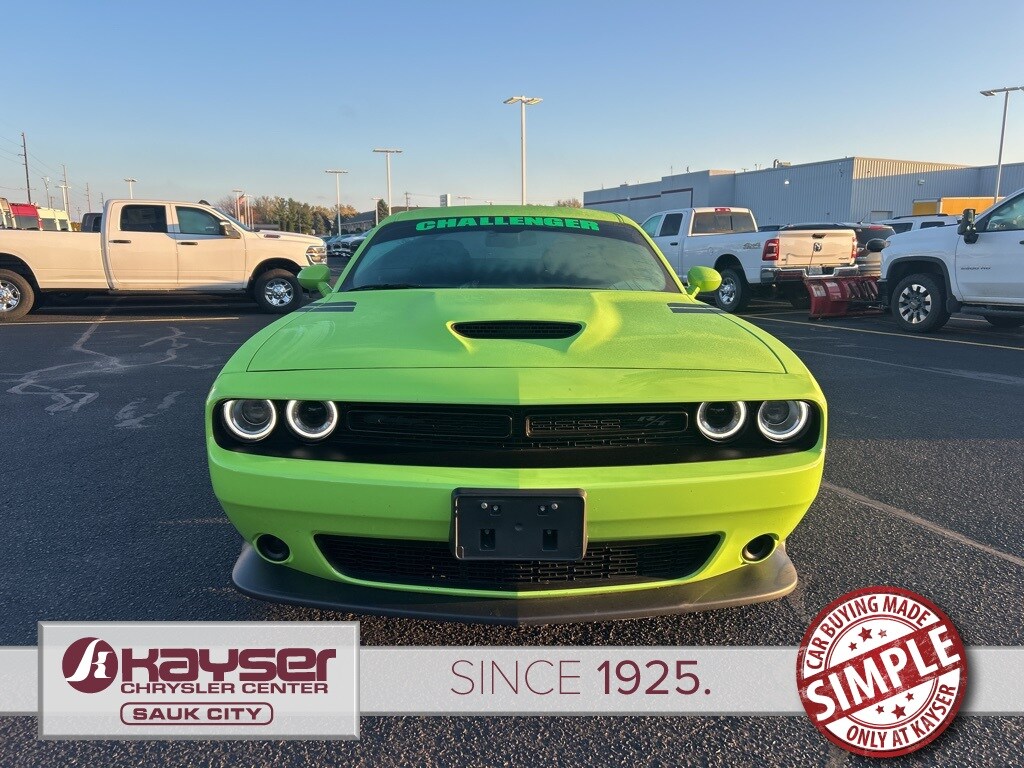 2023 Dodge Challenger R/T photo 2