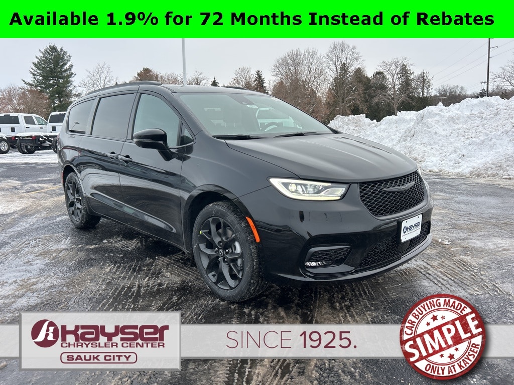 2026 Chrysler Pacifica Select's photo