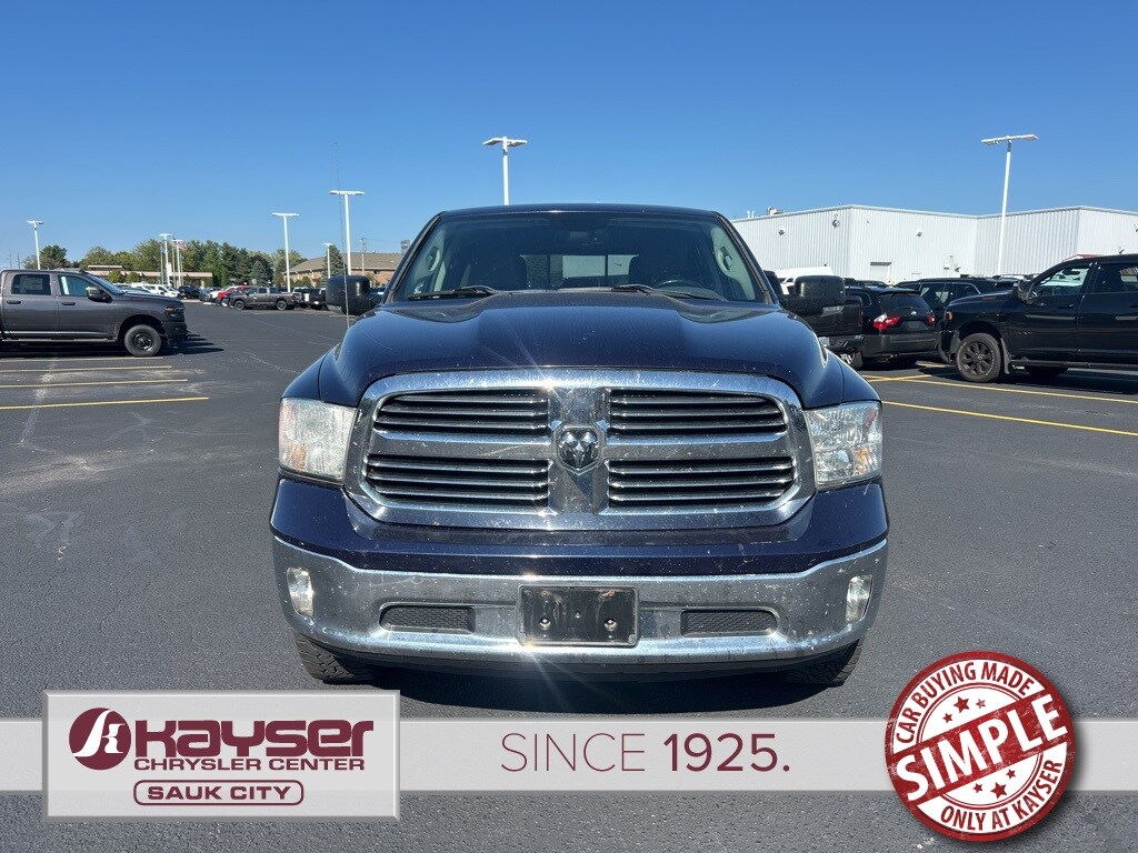 2014 Ram 1500 SLT photo 2