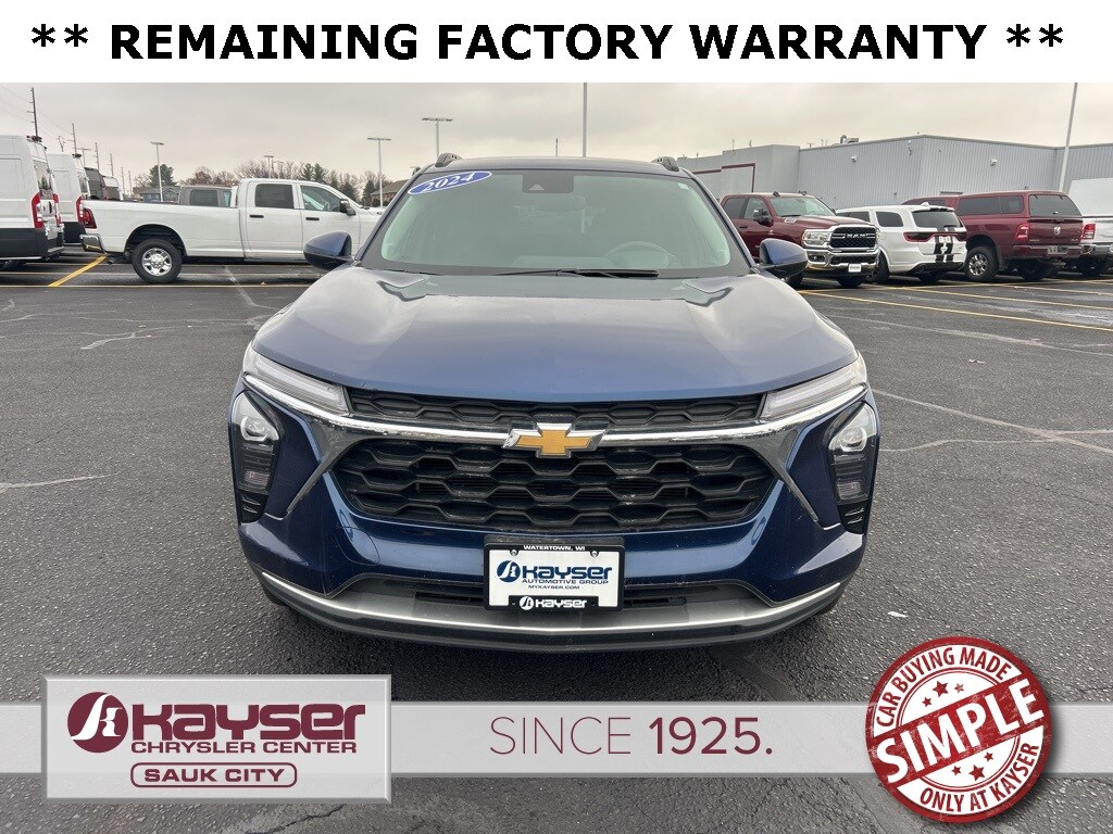 2024 Chevrolet Trax LT photo 2