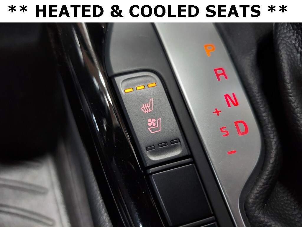 2023 Kia Forte GT photo 3