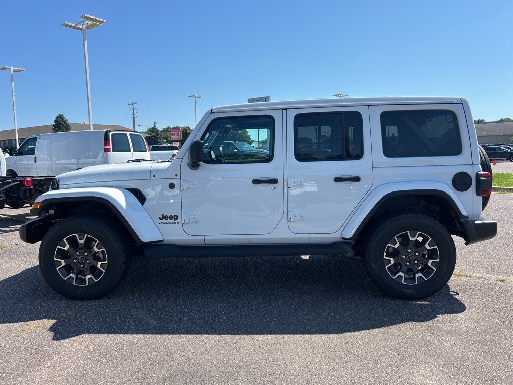 2025 Jeep Wrangler Unlimited Sahara photo 4
