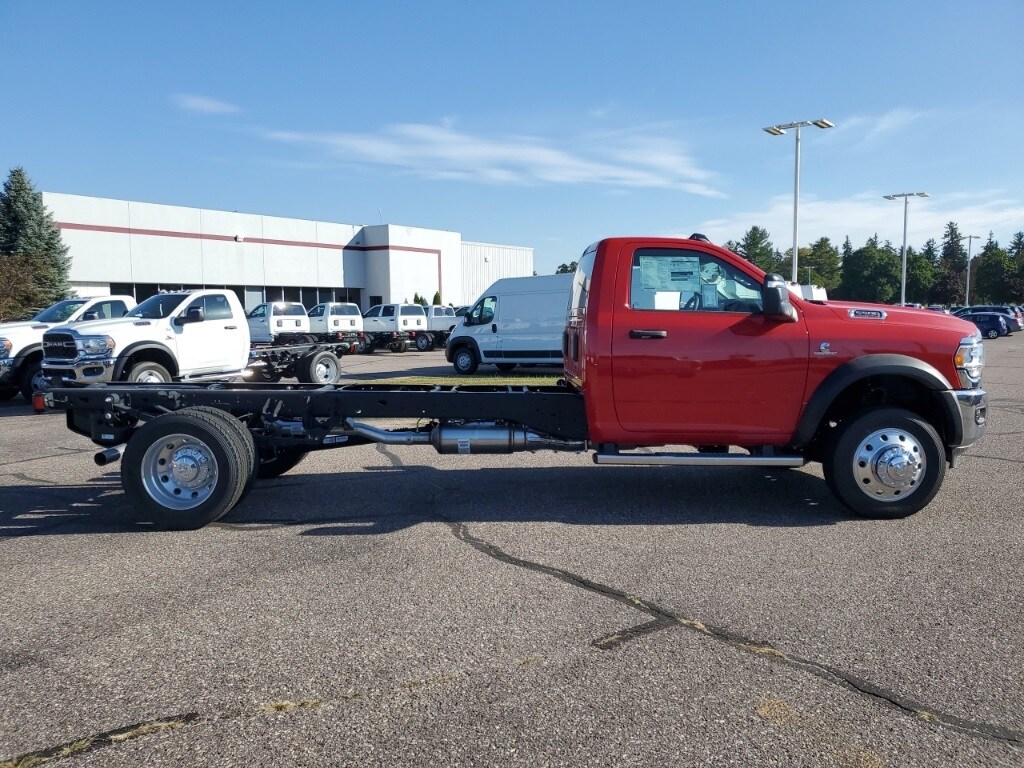 2024 Ram 5500 Tradesman photo 2