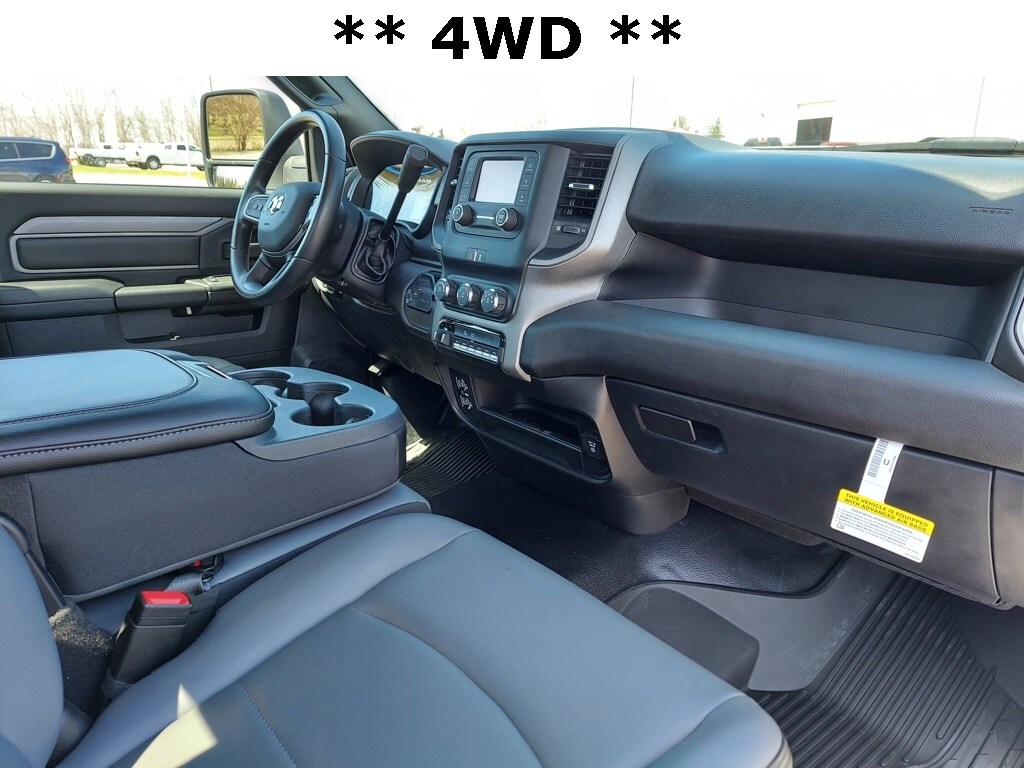 2024 Ram 5500 Tradesman SLT photo 3