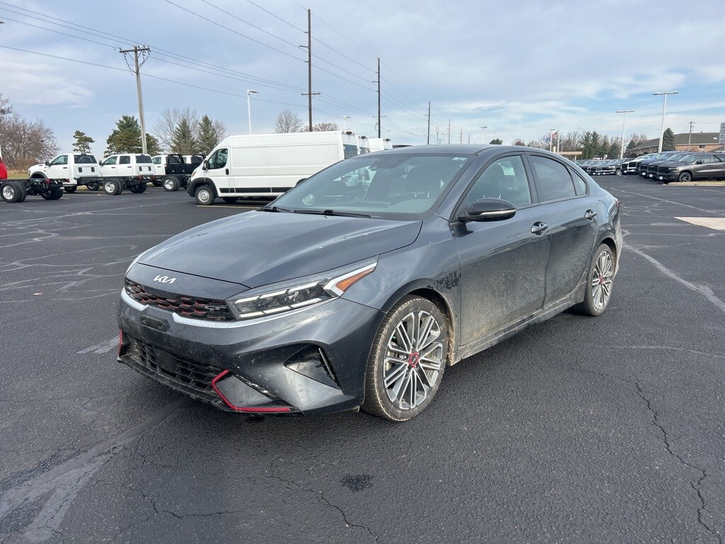 2023 Kia Forte GT photo 3