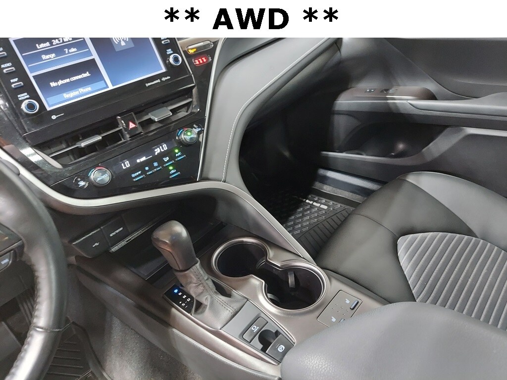 2024 Toyota Camry SE photo 3