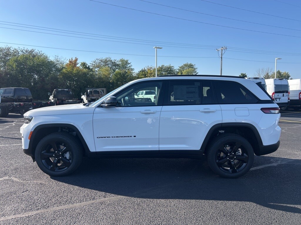 2025 Jeep Grand Cherokee Limited photo 4