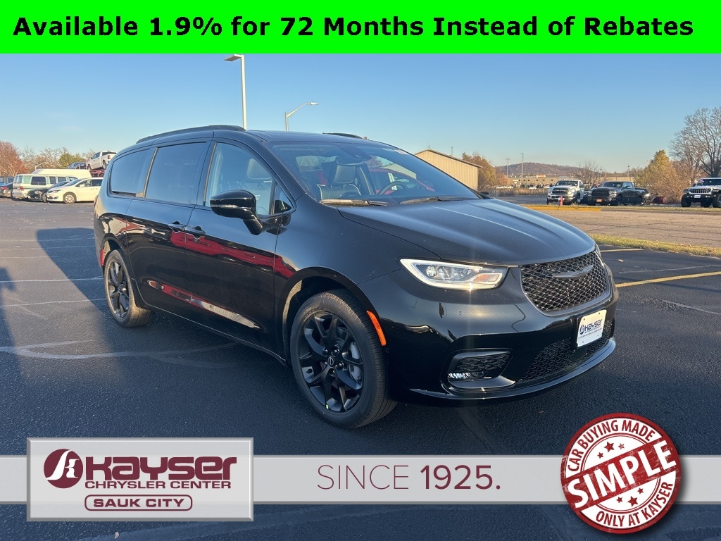 2026 Chrysler Pacifica Limited's photo