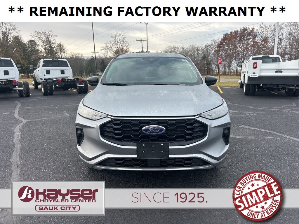 2024 Ford Escape ST-Line photo 2