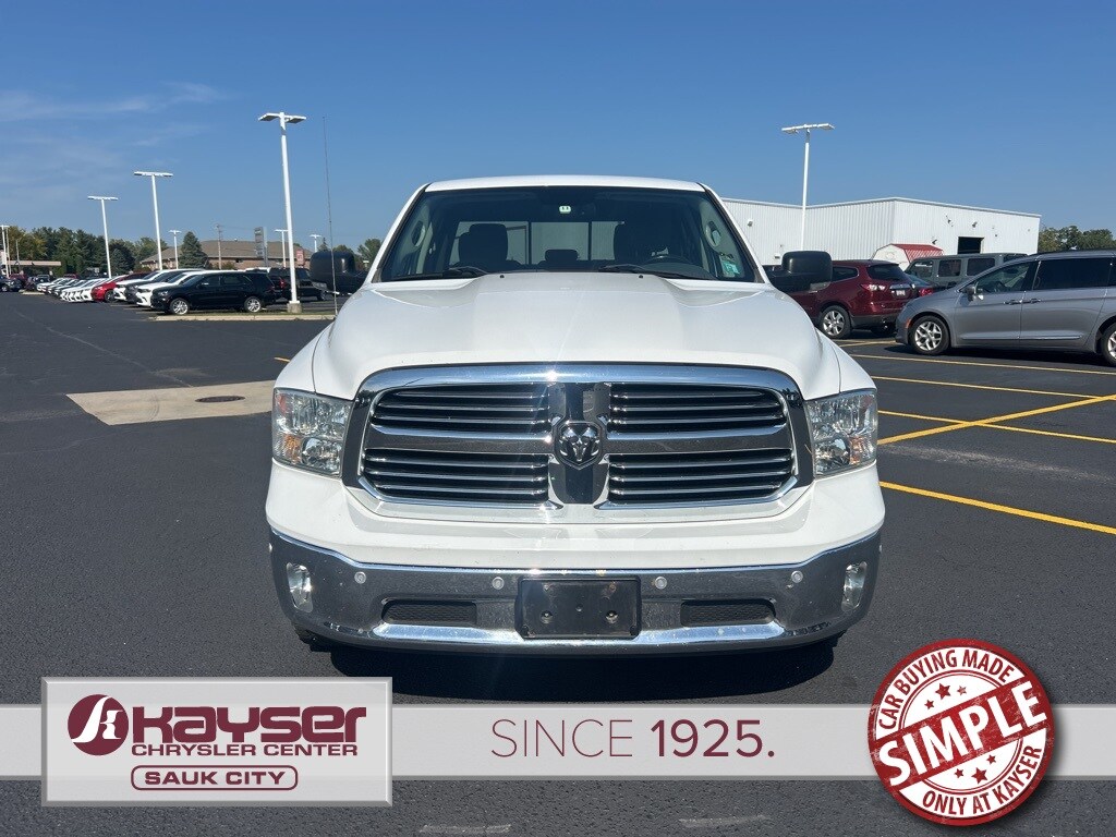 2014 Ram 1500 SLT photo 2