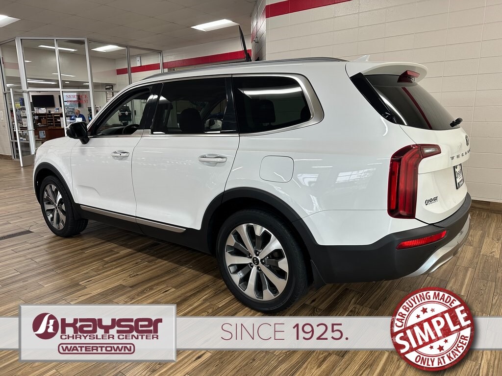 2020 Kia Telluride S photo 2