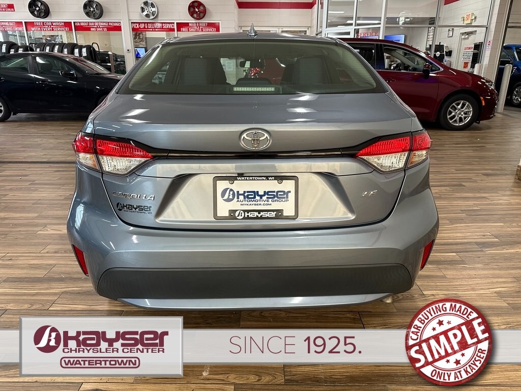 2021 Toyota Corolla LE photo 4