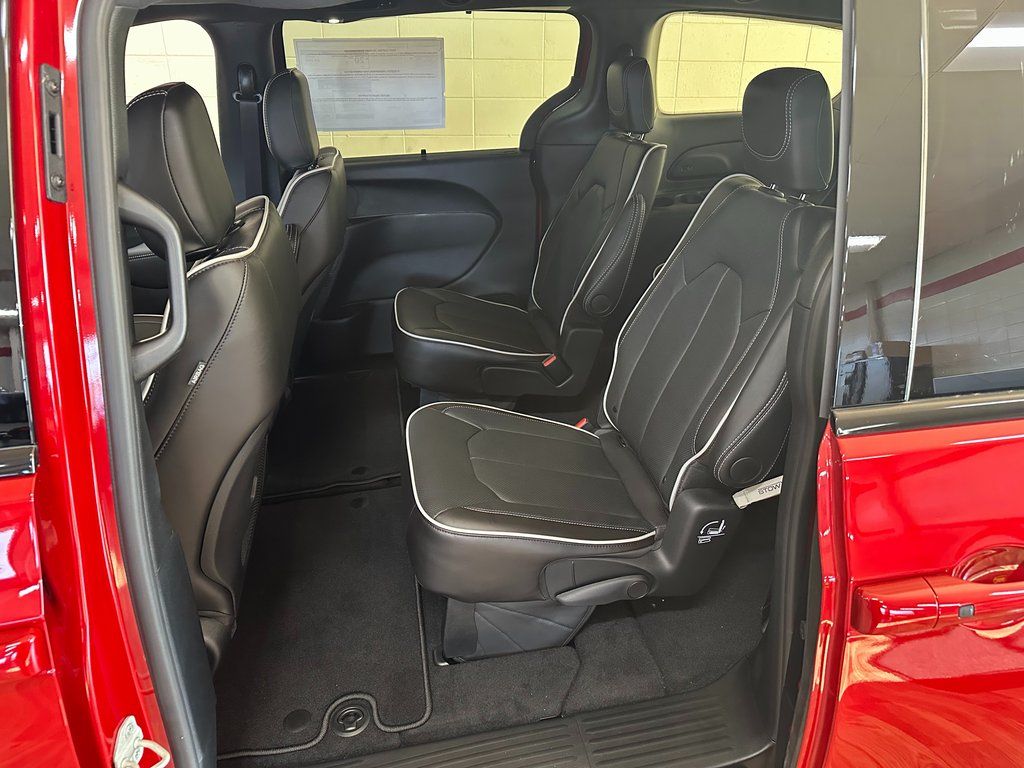 2026 Chrysler Pacifica Limited - Photo 37