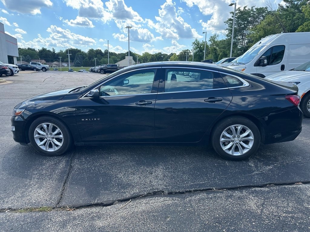 Used 2022 Chevrolet Malibu 1LT with VIN 1G1ZD5STXNF125438 for sale in Watertown, WI